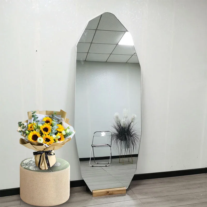 

Full Body Aesthetic Mirror Kawaii Irregular Personalized Vintage Luxury Mirror Vanity Floor Cute Specchio Home Decorations