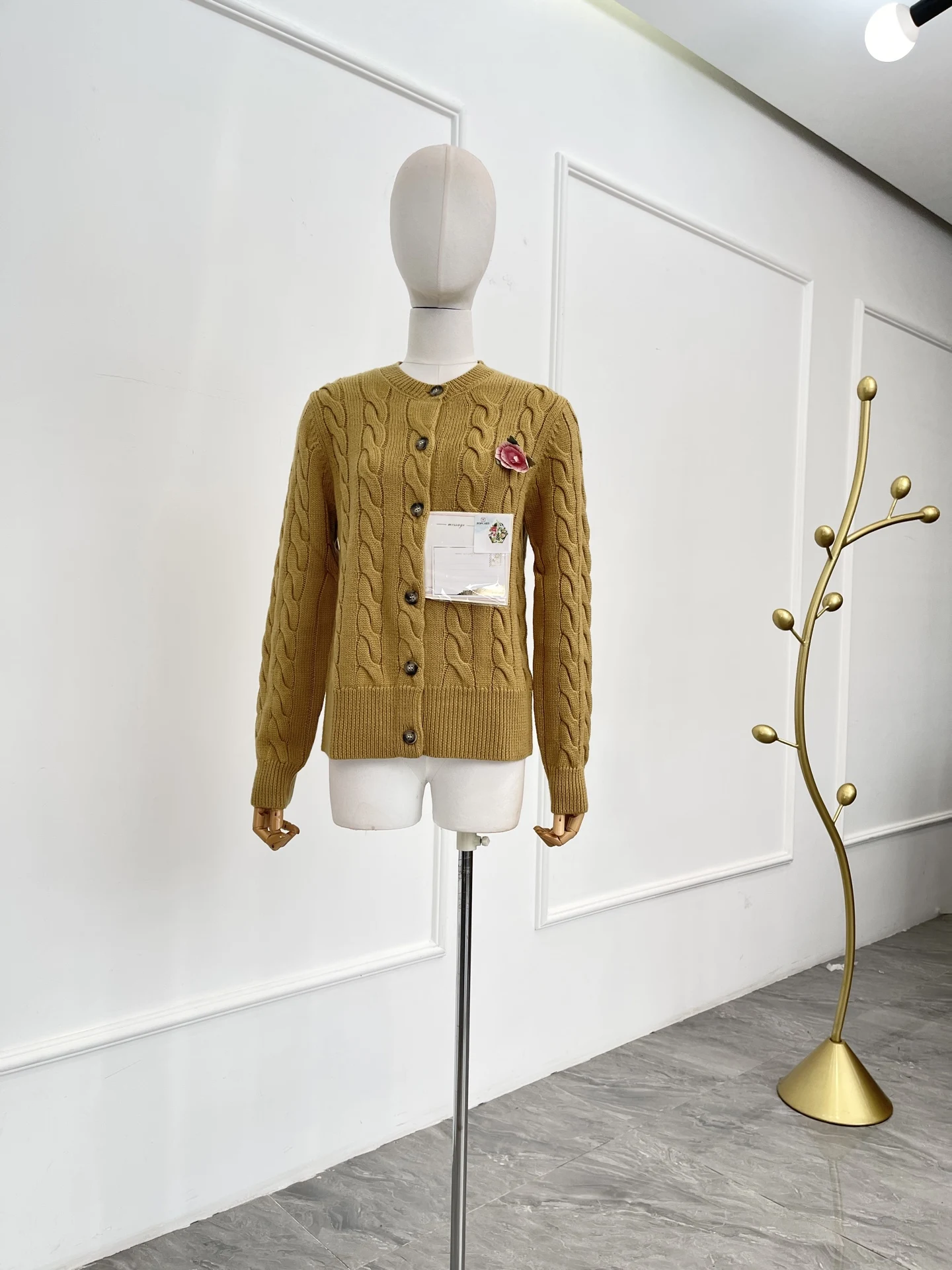 

2025 Elegant Woman Clothing White Embroidery Long Sleeve Knit Cardigan Tops