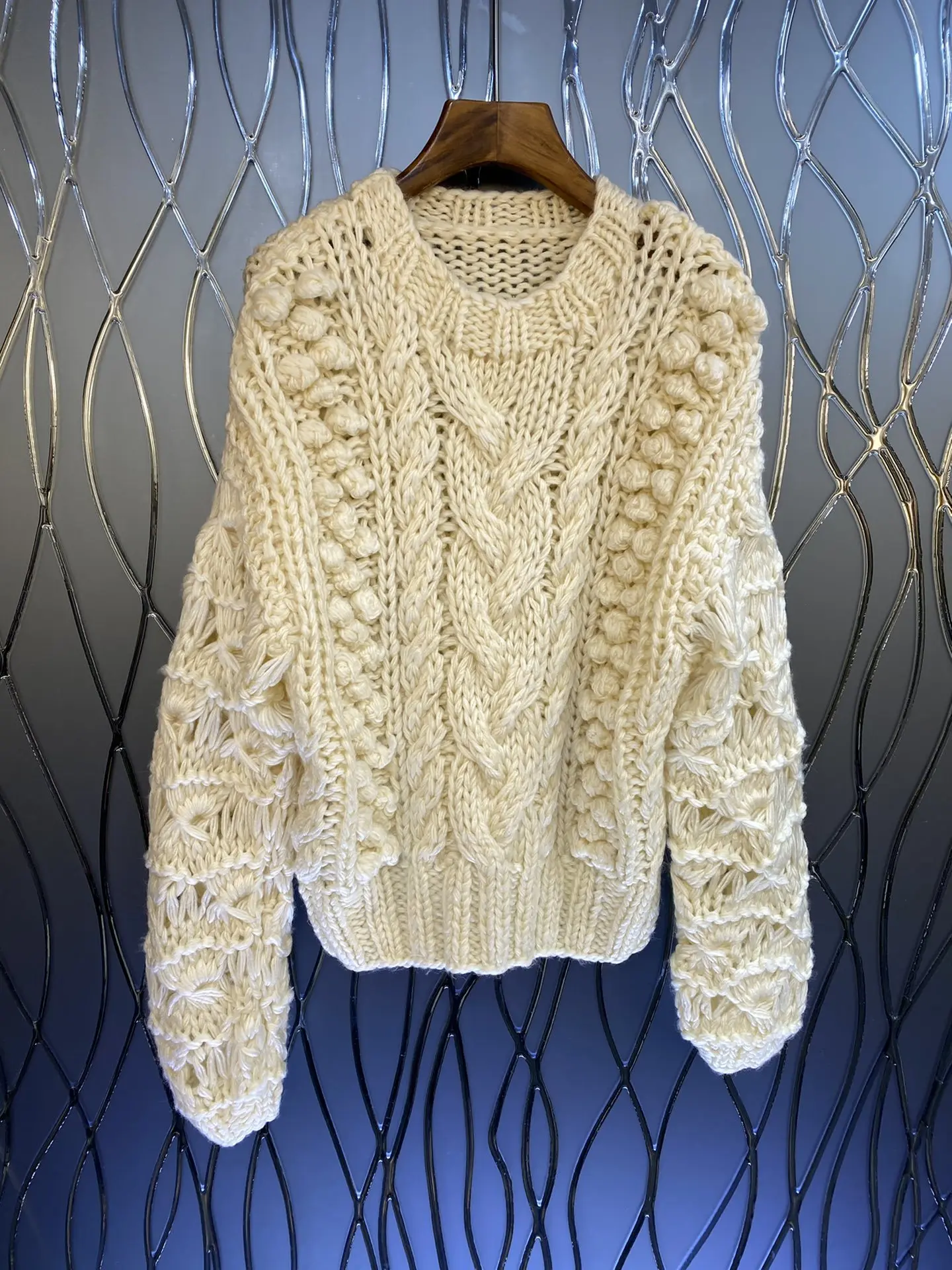 

Autumn And Winter New 2023 Women's ClothingTwist Knot round Neck Hollow out Sweater 1024