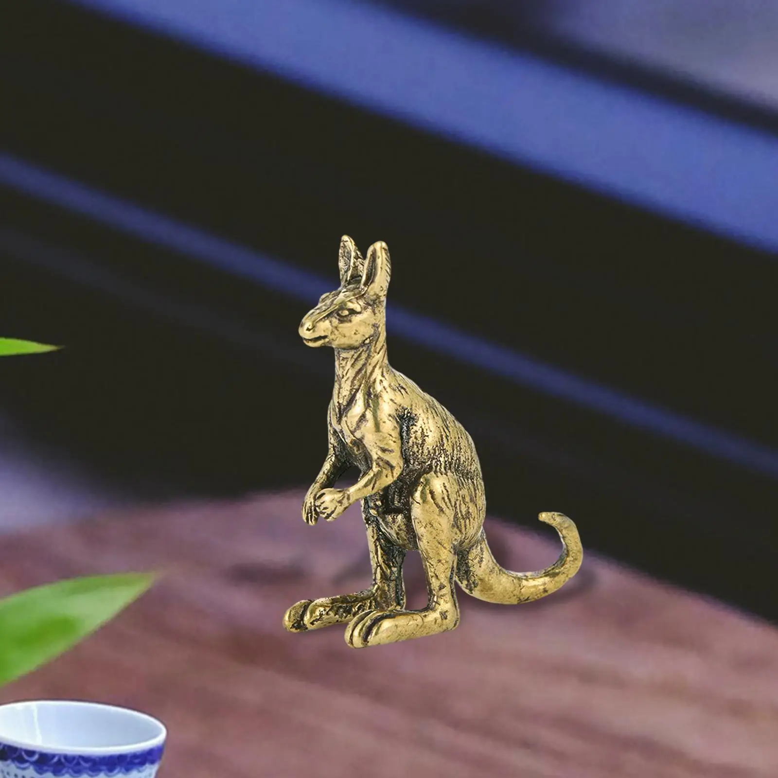 Kangaroo Statue Animal Ornaments Bronze Kangaroo Miniature Figurines for Bathroom Bedroom Living Room Cafe Home Decoration