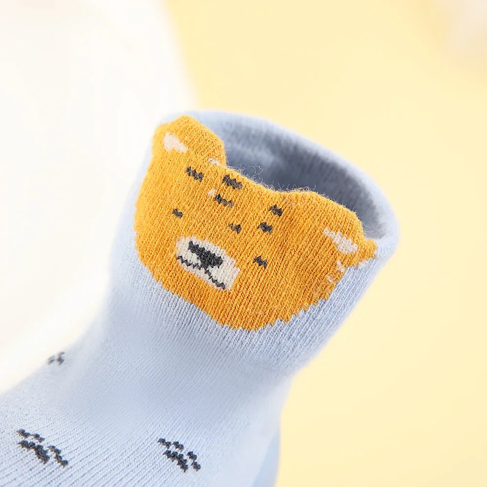 أحذية أطفال لطيفة مطرزة برسوم كارتونية عالية الجودة للأولاد والبنات، جوارب قطنية مريحة متوسطة الأنبوب، أحذية للأطفال الصغار