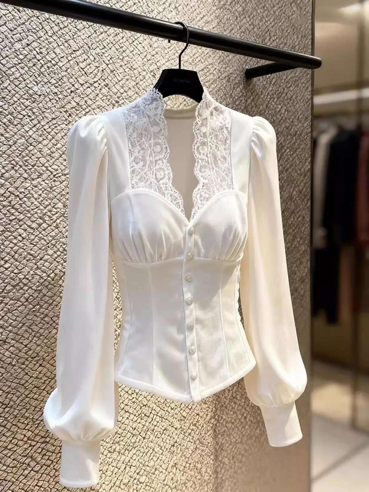 Ele blanco encaje empalme irt mujer Faionable Otoño Invierno nuevo Sle Agel Top de moda francés Sle suelta burbuja Sve