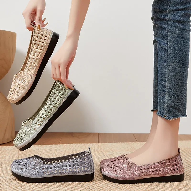 

2025 Summer New Women's Shoes Elegant Hollow Upper Breathable and Comfortable Flat Shoes Fashionable Women's Shoes
