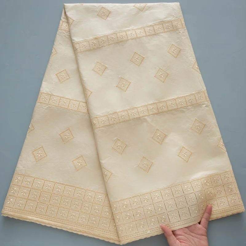25. Neueste Luxus-Baumwollspitze im belgischen Stil – Schweizer Beige bestickter Voile-Stoff für Abendkleid im Haute Couture-Design. S4533