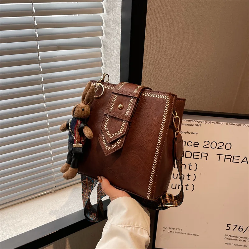 Senior sense of retro small bag female 2024 spring and summer new trend crossbody bag small square bag fashion shoulder bag