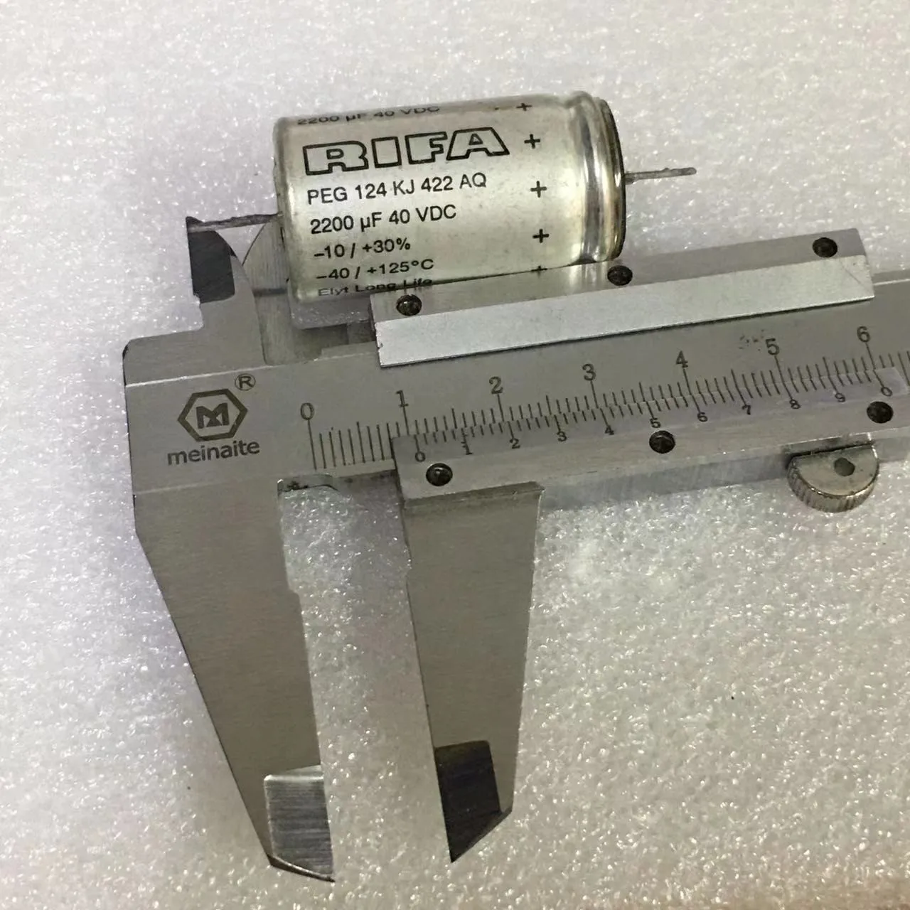 Second-hand disassembled PEG124 series 40V 2200UF long-life high-fidelity audio electrolytic capacitor 20*36.5MM