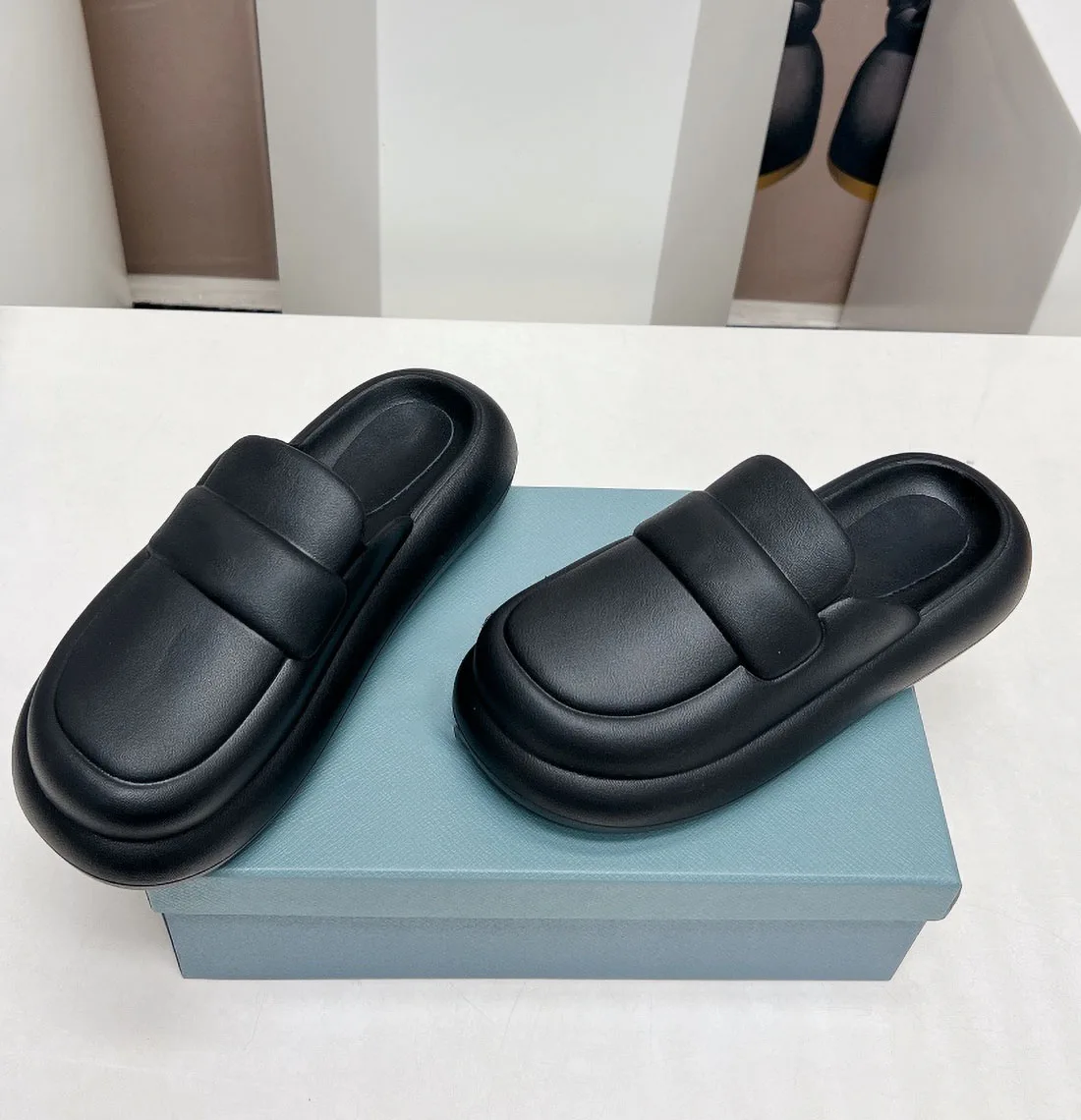 New round toe half slippers for women's summer outerwear casual flat bottomed office anti slip soft sole fashionable sandals