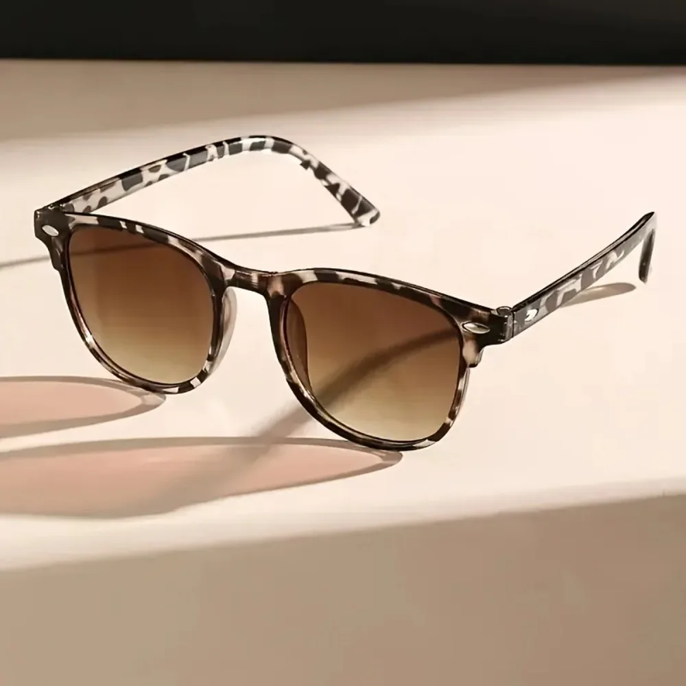 Vintage Square Tortoiseshell Glasses Gradient Lens Unisex Fashion Casual Eyewear