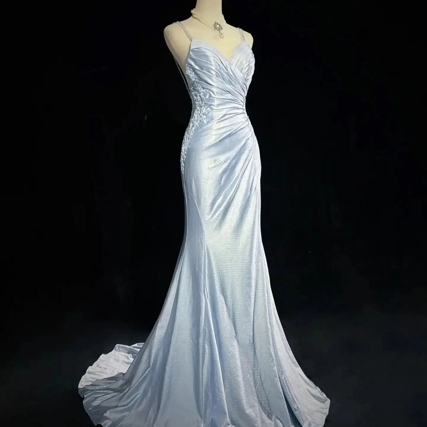 

Элегантный синий дизайн с тонкими плиссированными подтяжками и вырезом в форме сердца, сексуальная юбка «рыбий хвост» с открытой спиной, вечернее платье знаменитости