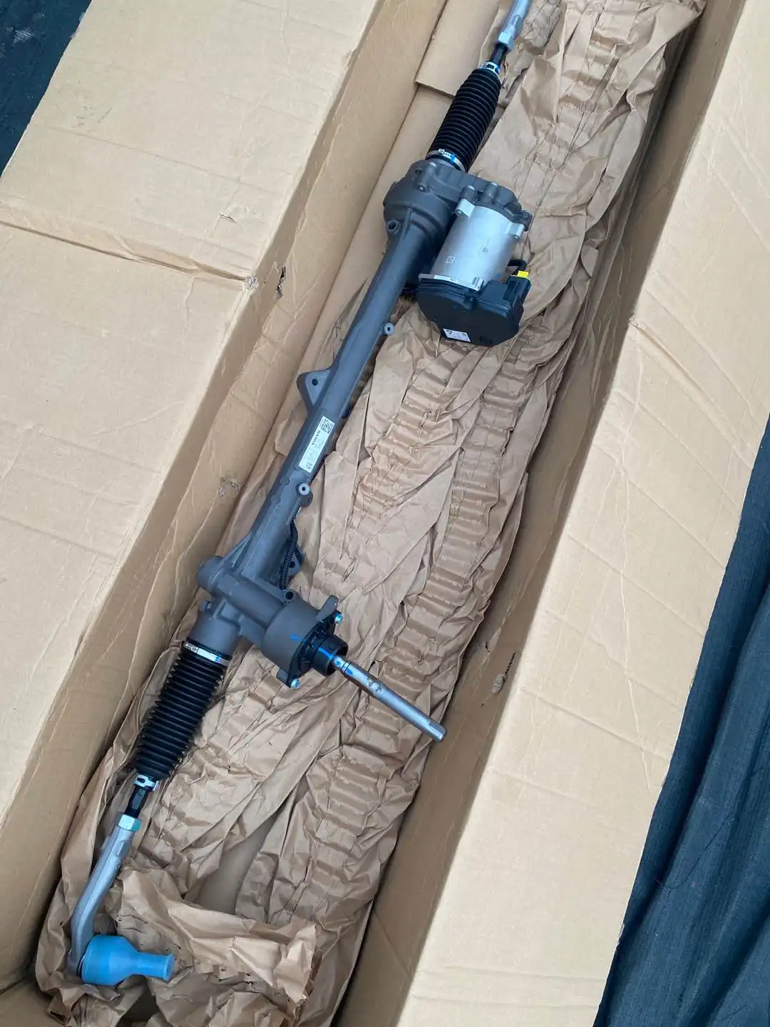 قطع غيار السيارات أنظمة التوجيه عالية الجودة عمود التوجيه لـ 2017 v60 Cross Country 2.0 t OE YV440MWK5H1037503 توجيه قطع غيار السيارات #3