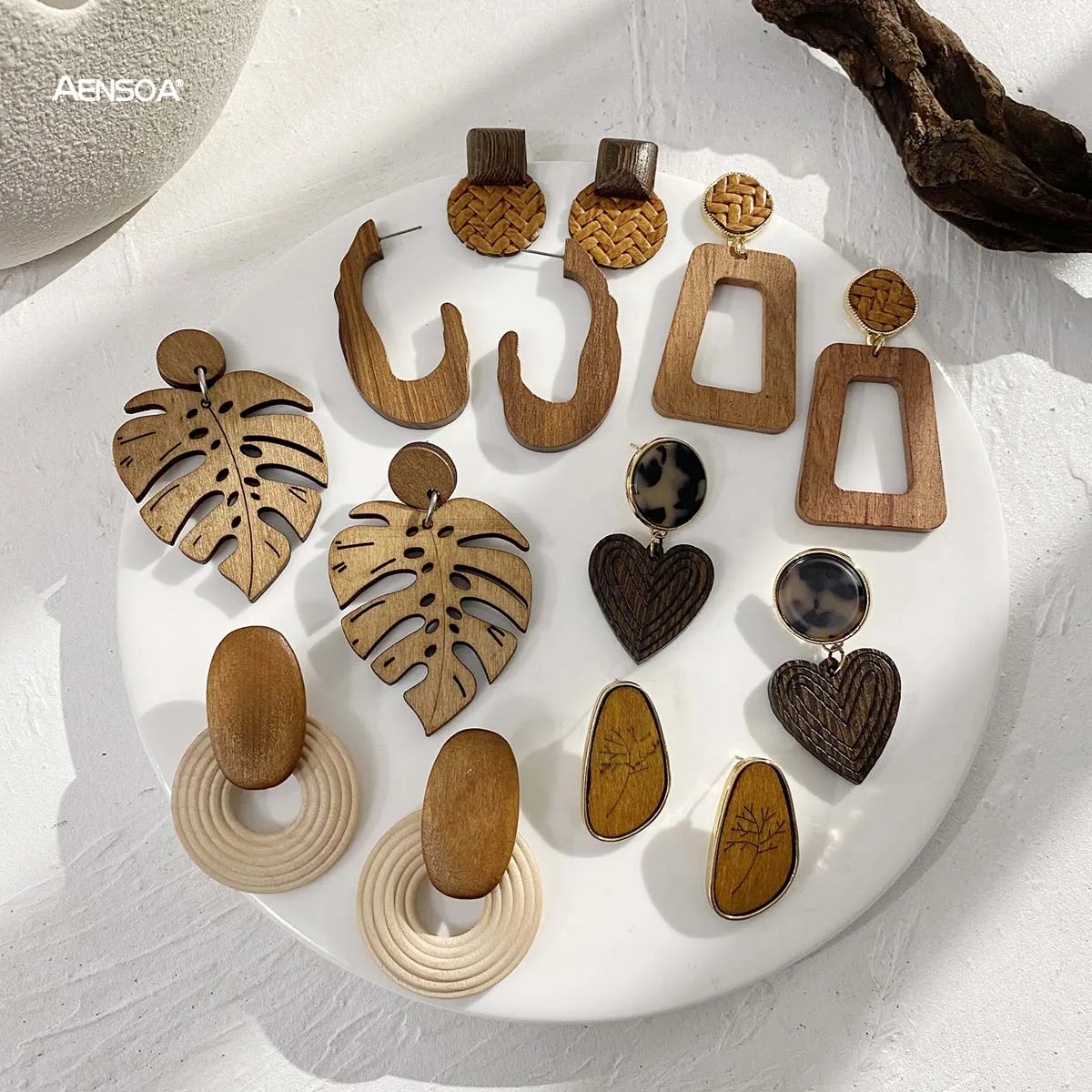 AENSOA Vintage Geometric Wood Drop Earrings for Women Handmade Brown Color Leaf Shaped Round Circle Wooden Earrings Jewelry 2022