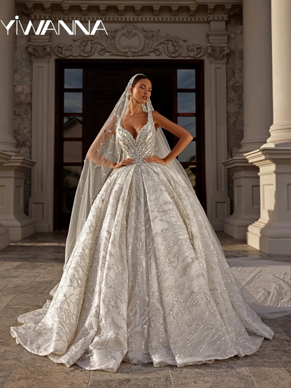 

Gorgeous Sparkly Embroidery Crystal Long Wedding Dress V-neck Tank Sleeve Bridal Gown Customized Dreamy Dresses For Bride