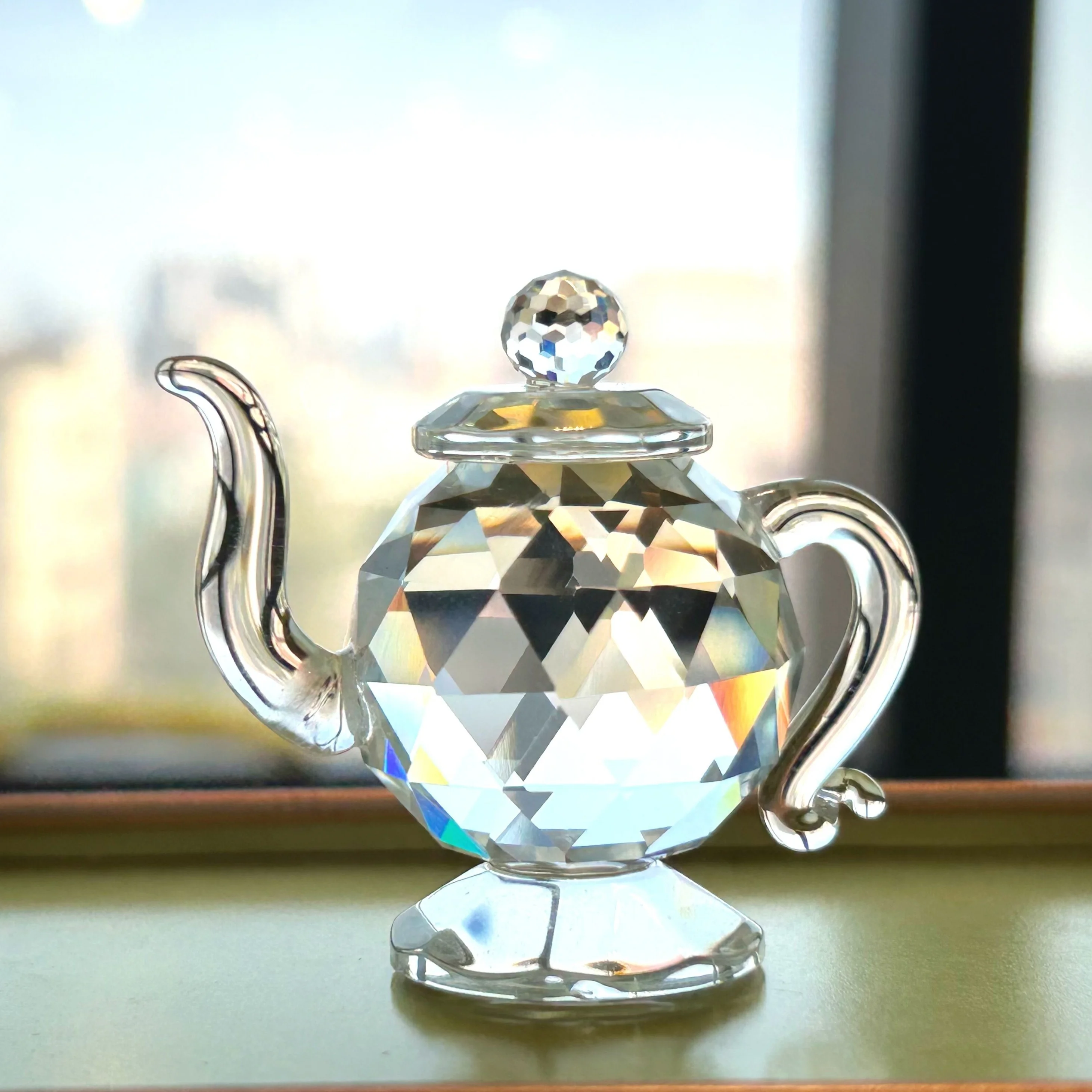 Charming Crystal Teapot Figurine - Versatile Home and Office Decor, Perfect for Living Room, Bar, Cafe | No Power Required