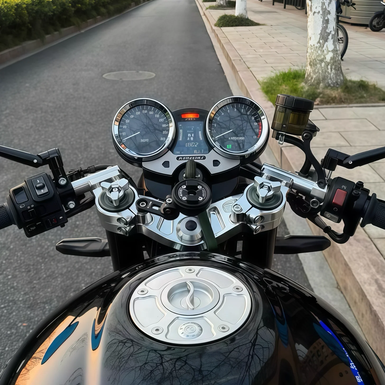 

Для Kawasaki Z900RS 2018-2025 алюминиевая быстрооткрывающаяся крышка топливного бака Ninja H2/H2r алюминиевая быстрооткрывающаяся крышка топливного бака
