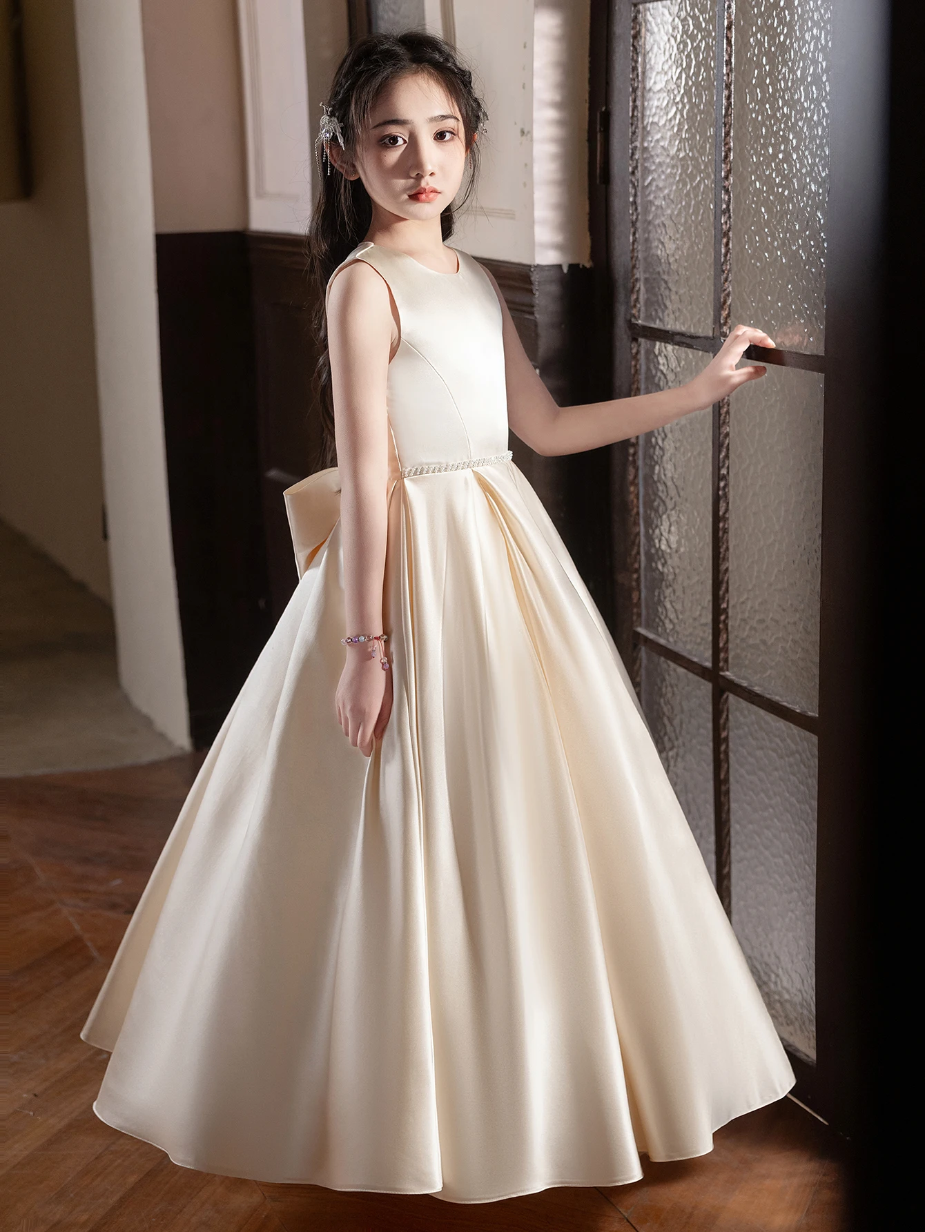 Elegant Champagne Long Dress With Large Bow Design Suitable For Teenagers' Formal Occasions Parties Weddings Bridesmaid Dresses image 3