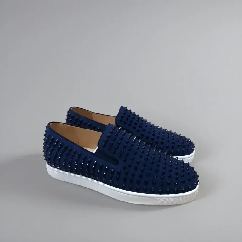 Zapatos de diseñador, zapatos con parte inferior roja, zapatillas deportivas para hombre, zapatillas planas con remaches de cuero genuino de ante azul oscuro con pinchos para conducir