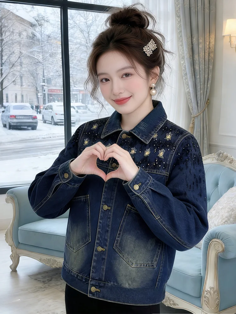 

Блестящая джинсовая куртка для женщин: свободный крой, стройнящий эффект, универсальный топ, для повседневной носки, в корейском стиле, свободная джинсовая верхняя одежда, осенняя коллекция