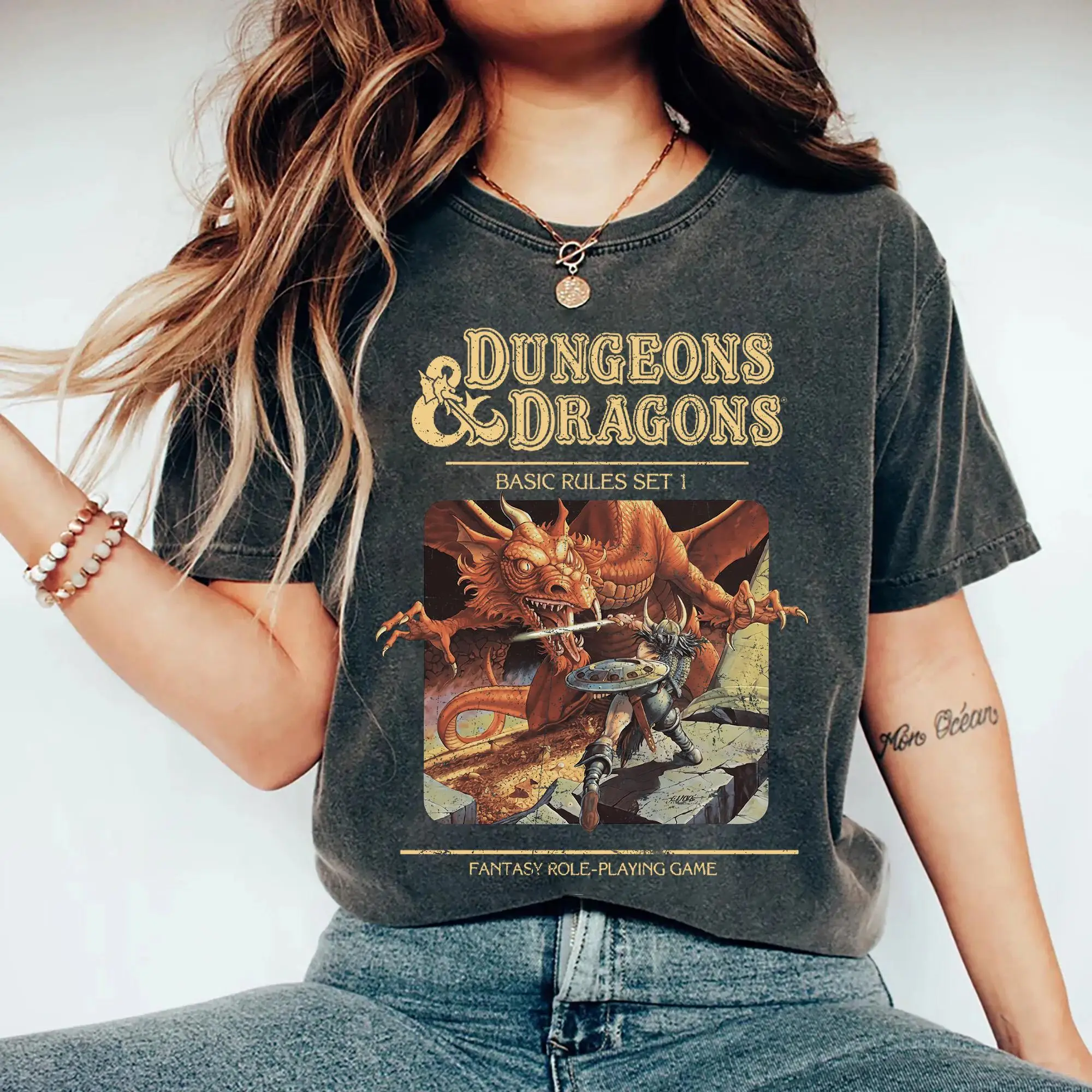 Camiseta retro de mazmorras y dragones, camiseta con juego de reglas básicas de los años 80, D&D retro, regalo del maestro de mazmorras, juego de rol de fantasía