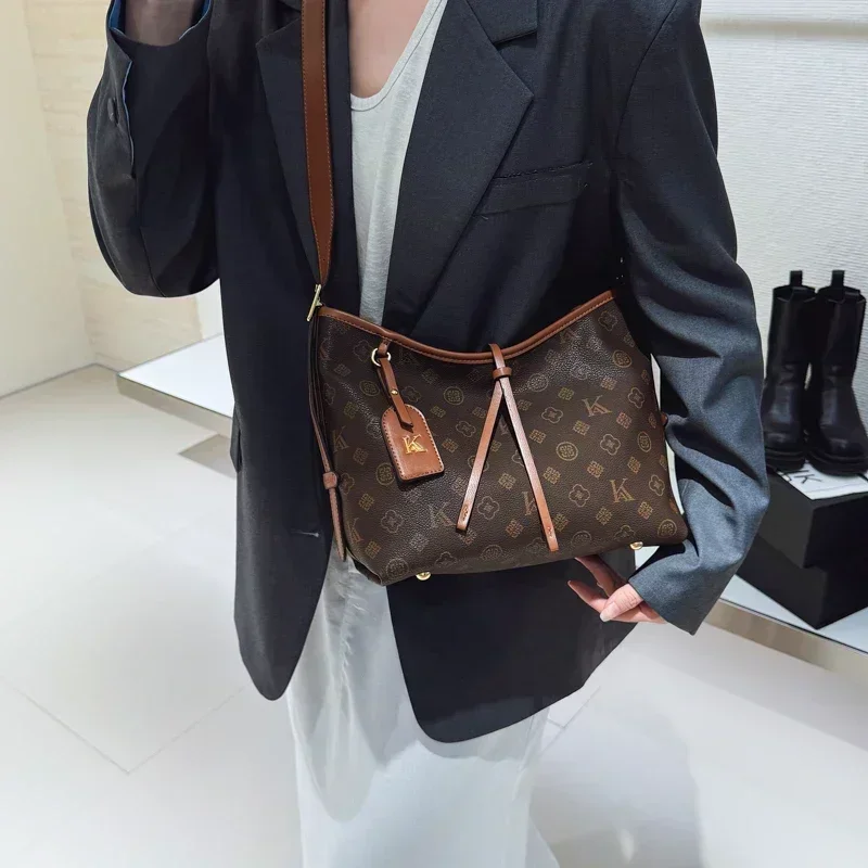 classic-and-popular-zipper-crossbody-bag-modern-luxury-and-fashionable-handbag-trendy-designer-women's-shoulder-bag