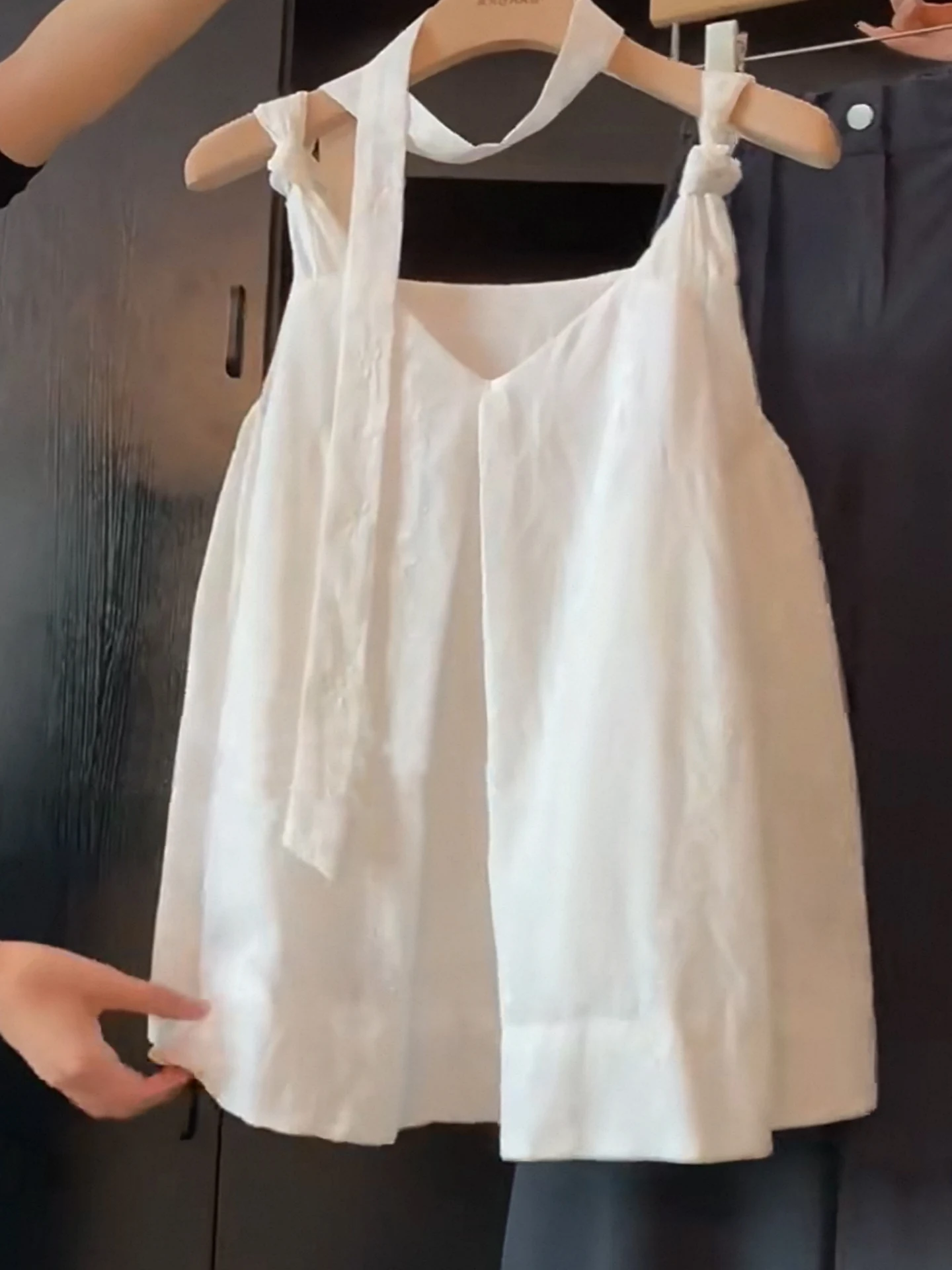 

Модный вышитый топ без бретелек для женщин, летний, тонкий, с узором в виде узлов и цветов, без рукавов, с прямым вырезом