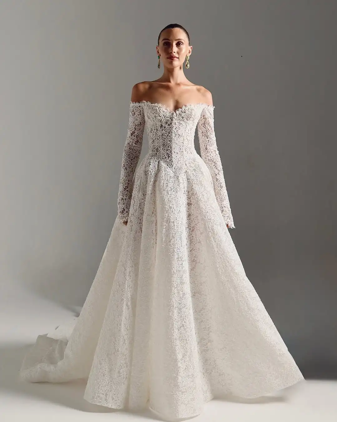 Customized Off the Shoulder Wedding Dresses Long Sleeves Zip Back Bridal Gowns A-Line Wedding Gowns Vestidos De Noiva