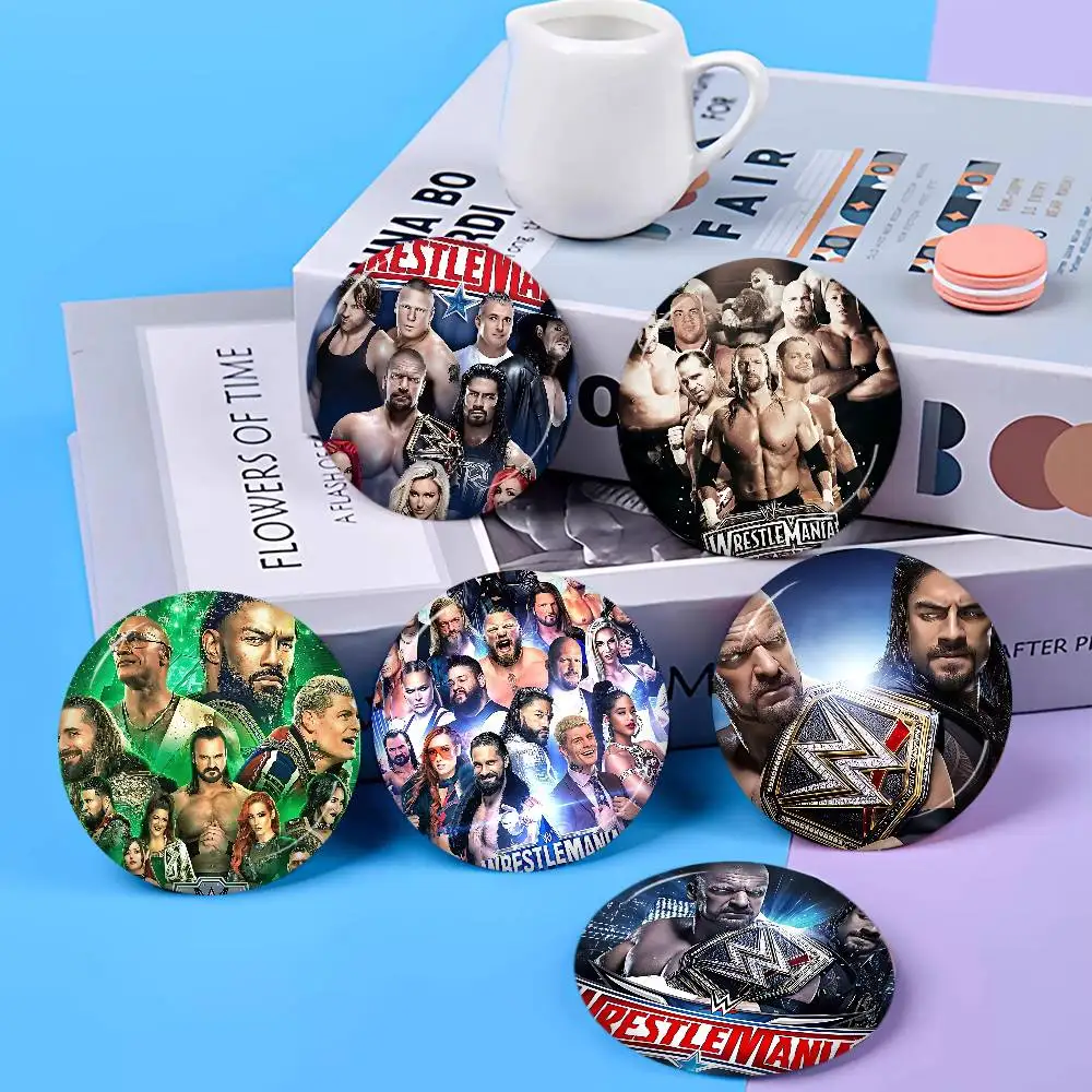 Pin de Botón con el Logotipo de la WWE, Broche Hecho a Mano para Ropa, Insignia de Dibujos Animados, Decoración para Mochila, Accesorios de Joyería