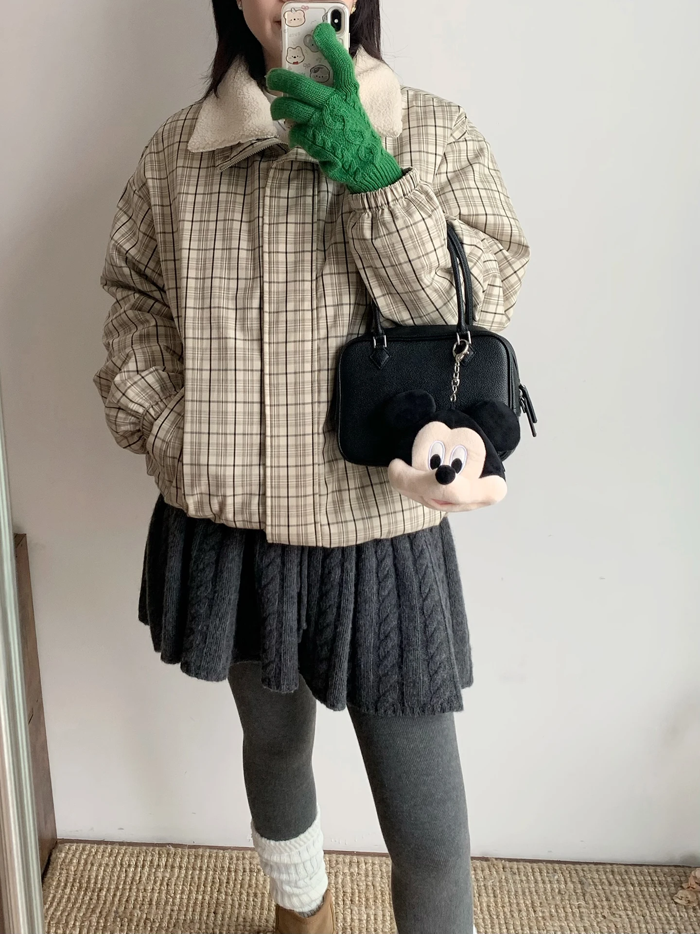 

Ретро-пуховик для женщин: белое пуховое пальто в клетку с воротником-стойкой, длинными рукавами, теплое, объемное, верхняя одежда