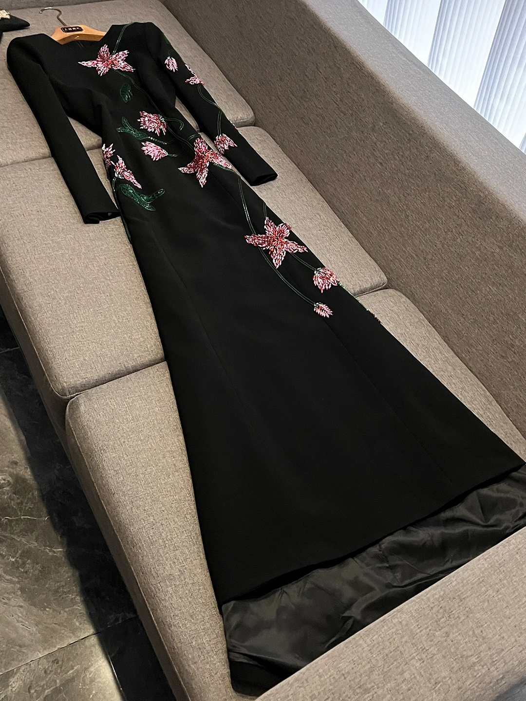 

Elegant Long Evening Gown Heavy Embellished Train Dress Diamond Embedded AZ398 for Women 25-29 Years Old Spring 2026