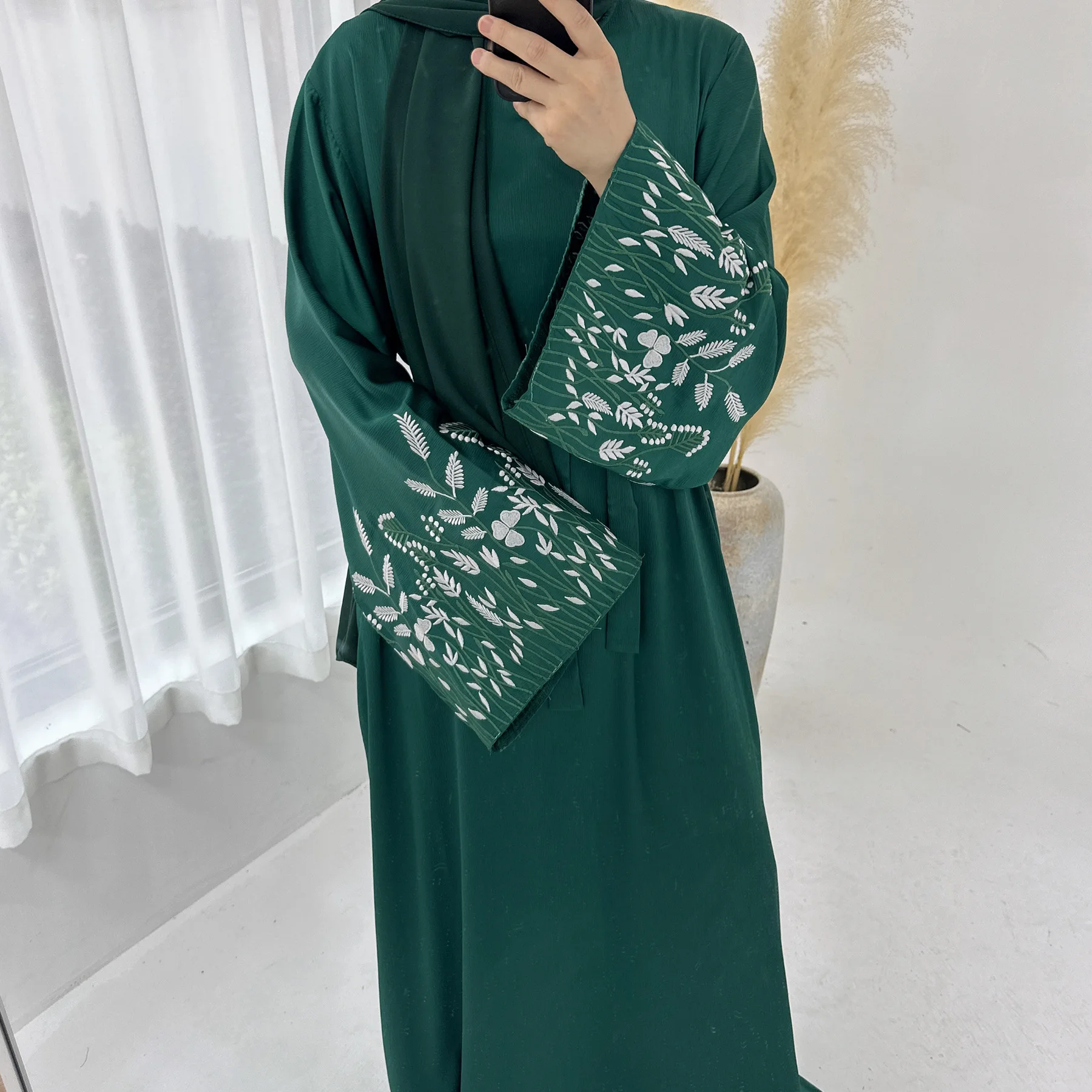 

Leaf Embroidery Abaya Women Muslim Evening Party Dress Abayas Dubai Luxury Turkey Eid Islamic Clothing Kaftan Hijab Robe Mariage