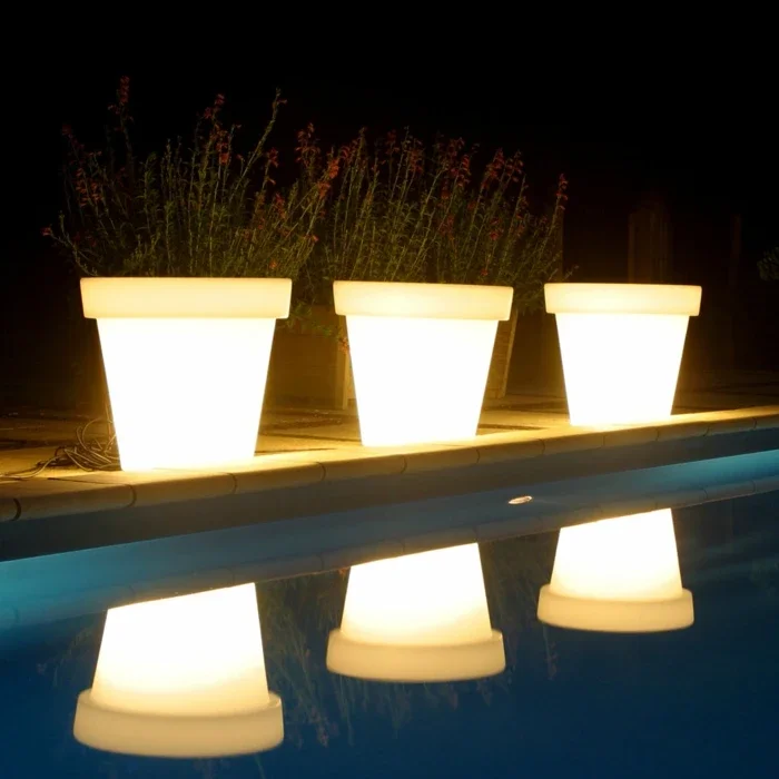 outdoor glow in the dark illuminated lighted plant planters flower pots