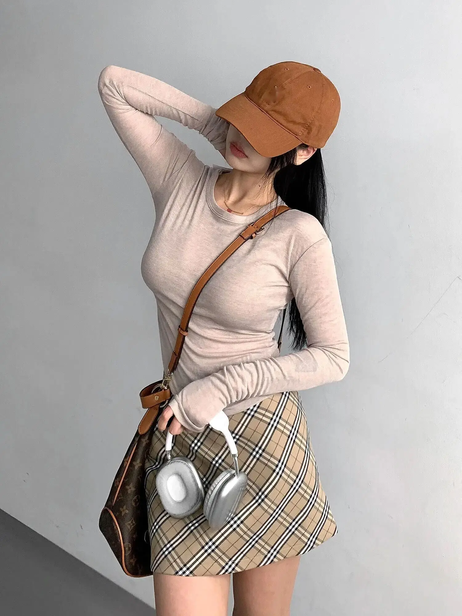 Spicy Girl Sexy Cashmere Long Sleeve Round Neck T-shirt Women  Spring/autumn Pure Desire Slim Solid Color Short Top D591