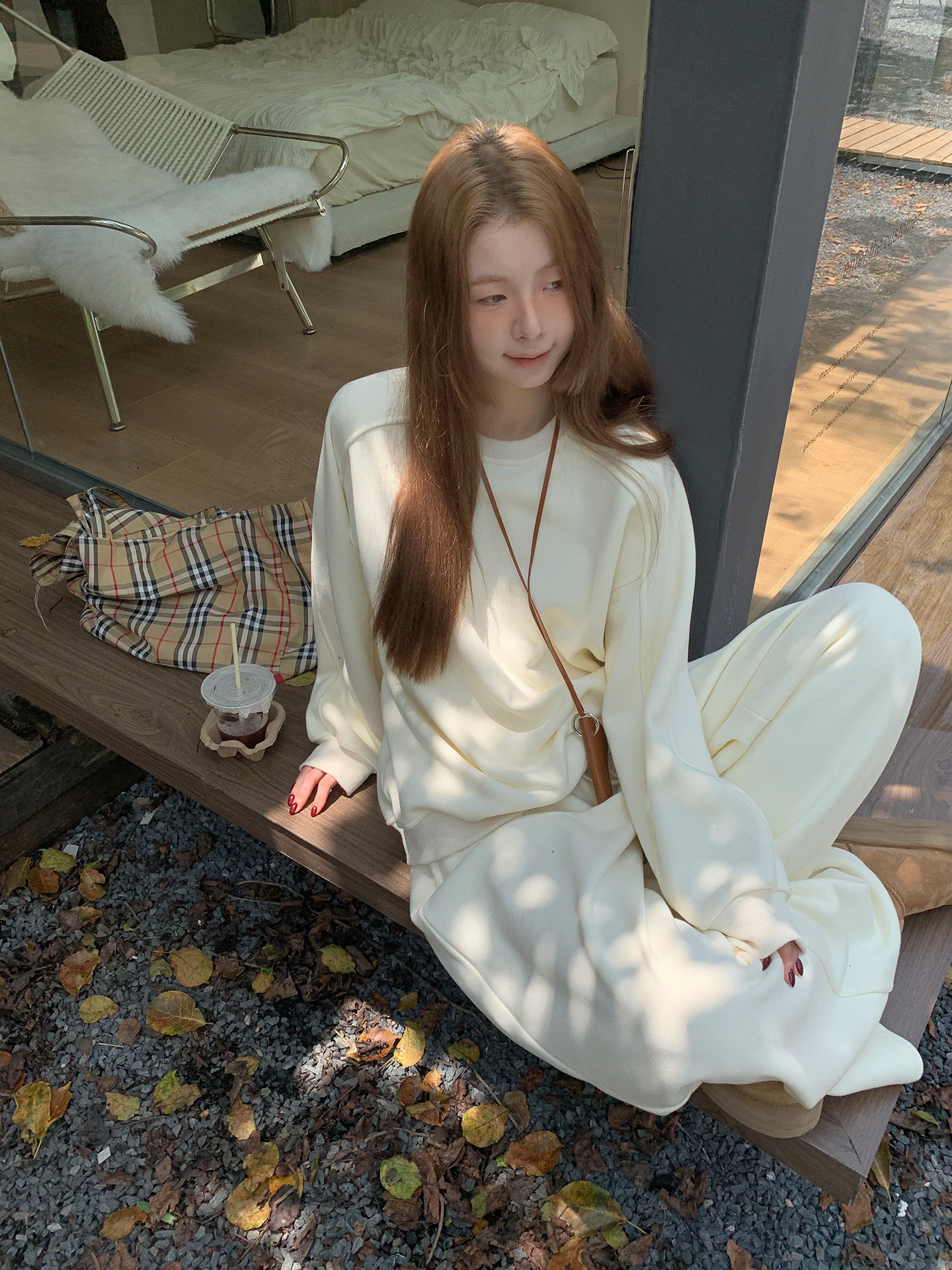 سترة نسائية أنيقة بدون غطاء للرأس مبطنة بالصوف بأسلوب فضفاض، إصدار جديد للخريف باللون الأحمر، زي المشاهير