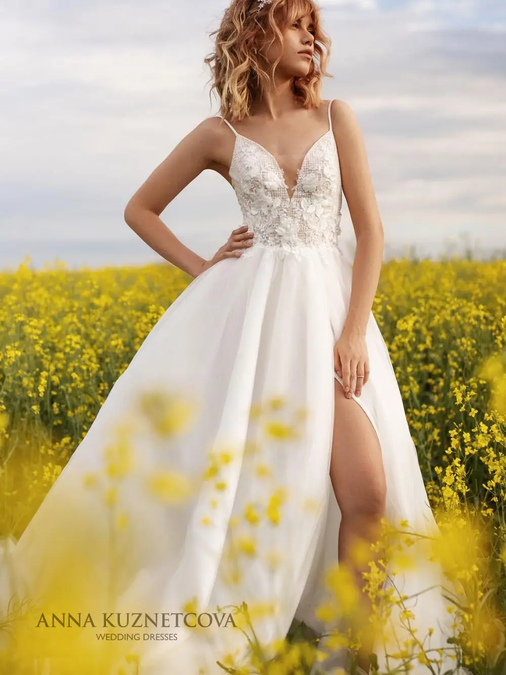 Robe de mariée en dentelle avec cape, appliques, patients fendus, sur mesure, sexy, dos nu, balayage, train, ligne A, 2023