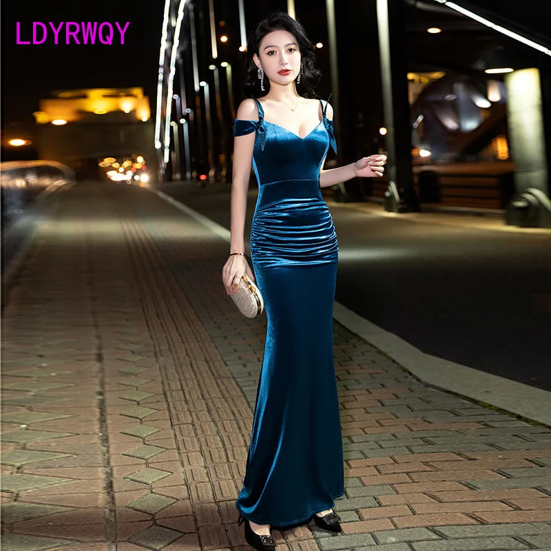 

Celebrity temperament sexy velvet suspender dress for women with low cut V-neck, buttocks wrapped, fishtail long skirt