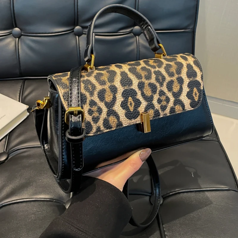 

Маленькая квадратная сумка через плечо в стиле ретро с леопардовым узором для женщин, новый стиль, ручная сумка, модная универсальная сумка из искусственной кожи на одно плечо, подмышки