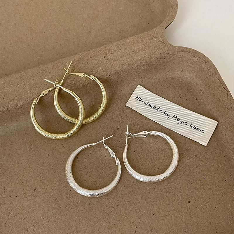 

2025 New Big Circle Hoop Earrings for Women Trendy Exaggerated Silver Color Metal Geometric Matte Round Earring Party Jewelry