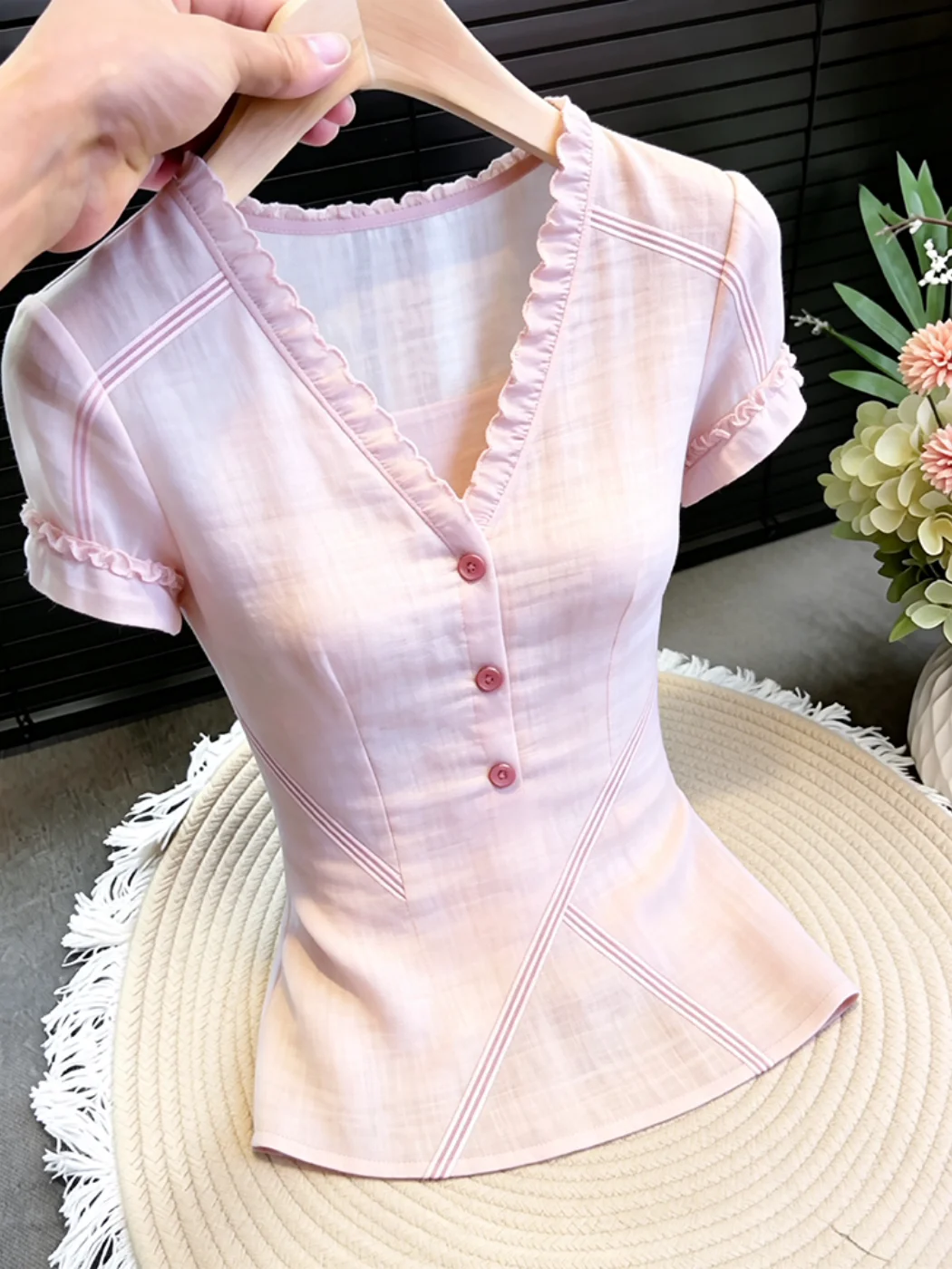 

Elegant Korean Style Sweet Fashion Slimming Casual V-Neck Summer Shirt Women's Commuter Shirt French Style Slim Fit