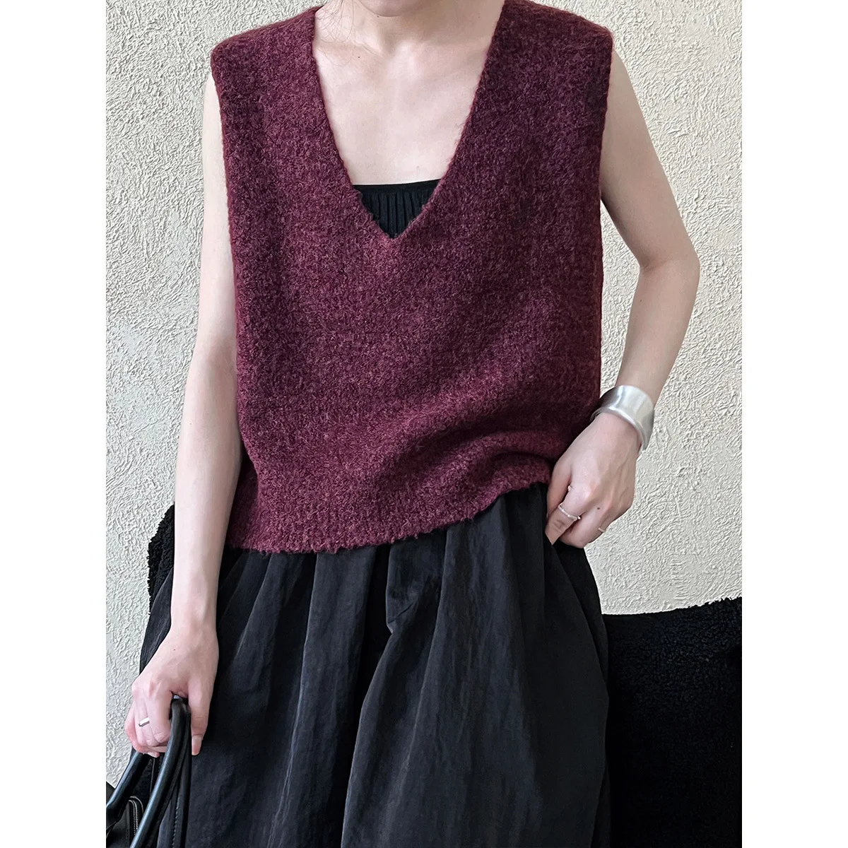 

Sweater Vest 2025 Spring V-neck Knitted Short Outerwear