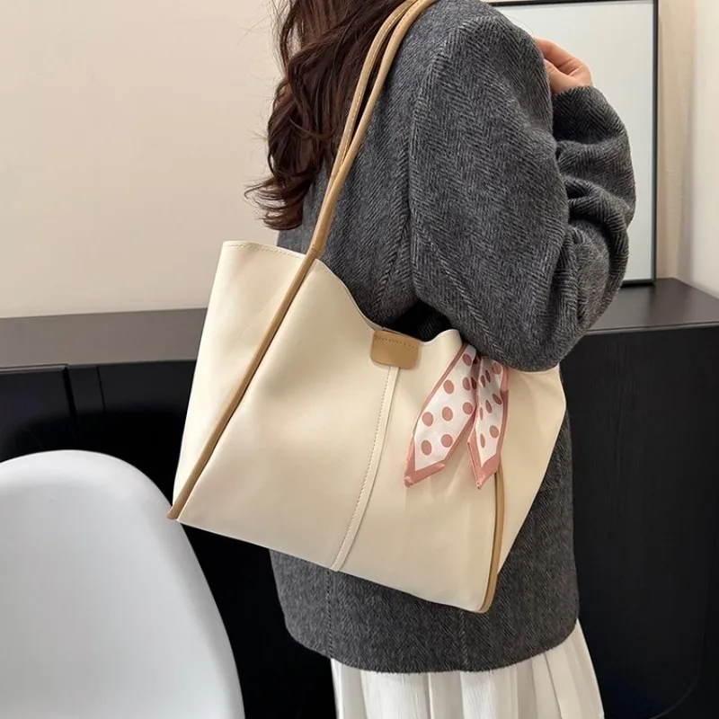 CEEKAY Damen-Tragetasche, cremeweiß, weiches PU-Leder, große Schulterhandtasche mit Schal-Detail und Beutel-Set, für den täglichen Pendelverkehr, lässig – Detail 29