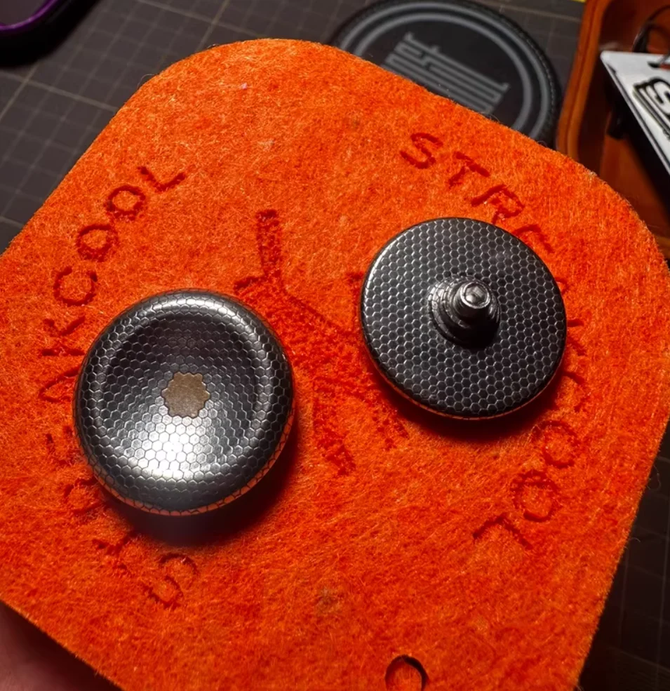 

Used EDC Titanium engraving button 24.5mm Fingertip gyroscope Decompression toys