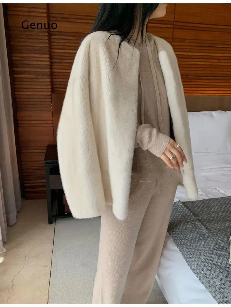 Women Beige Faux Mink Fur Coat Short Round Neck Winter Warm Overcoat Thick Fluffy Outerwear for Daily Casual Streetwear Wear