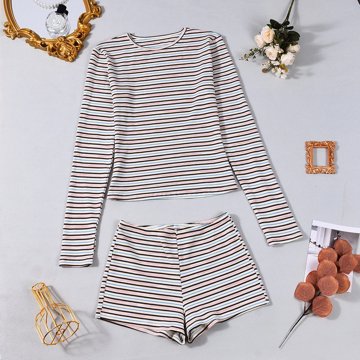 Gestreiftes, lässiges kurzes Set für Frühling und Sommer, täglicher Heimkomfort, fauler Stil, 2-teiliges Set, langärmliges Oberteil mit Rundhalsausschnitt und Shorts, zweiteiliges Set