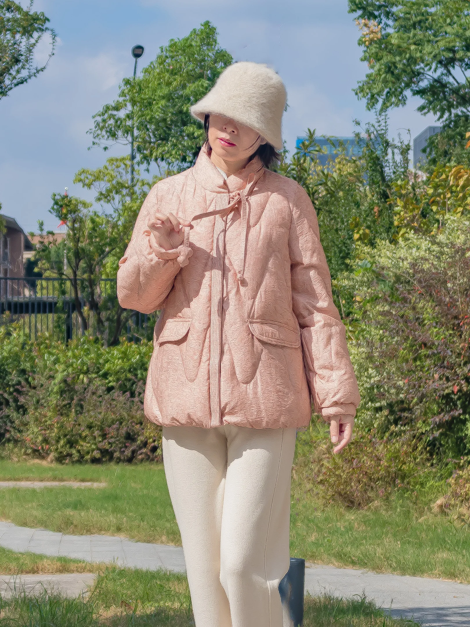 

New Chinese Sle ort Puffer Jaet Women's Loose Fit Slimming Stand Collar Silk Goose down Warmth Outerwear Top