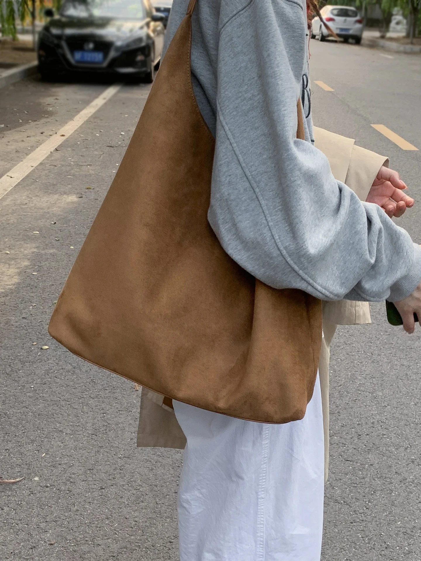 

Fashionable Korean Suede Tote Large Capacity Shoulder Bags Autumn/Winter Retro Underarm Bag for Women 2025 New