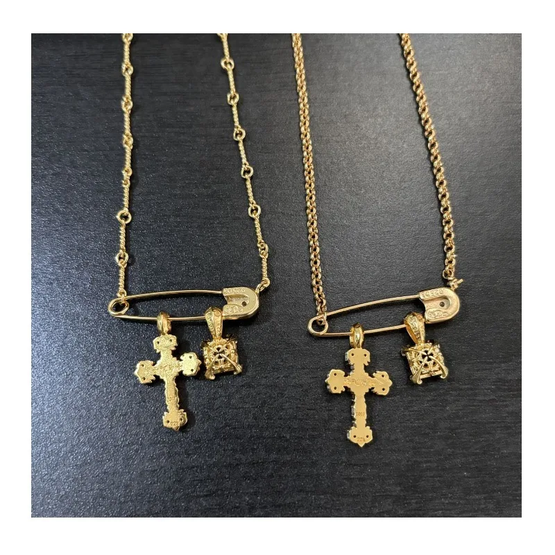 

High-end Temperament Luxury Gold Diamond-encrusted Flame Cross Sugar Cube Accessories Pendant Pin Necklace
