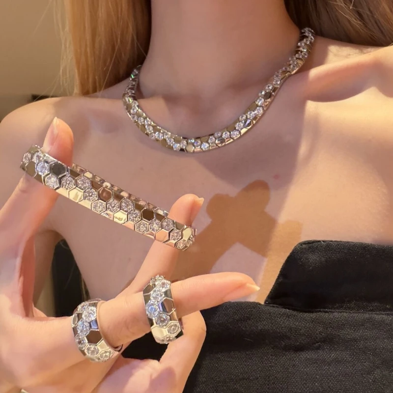 Bellux Luxury Jewelry Set 925 Silver Plated 18 K White Gold High Quality Honeycomb Design Necklace Bracelet Earrings Ring