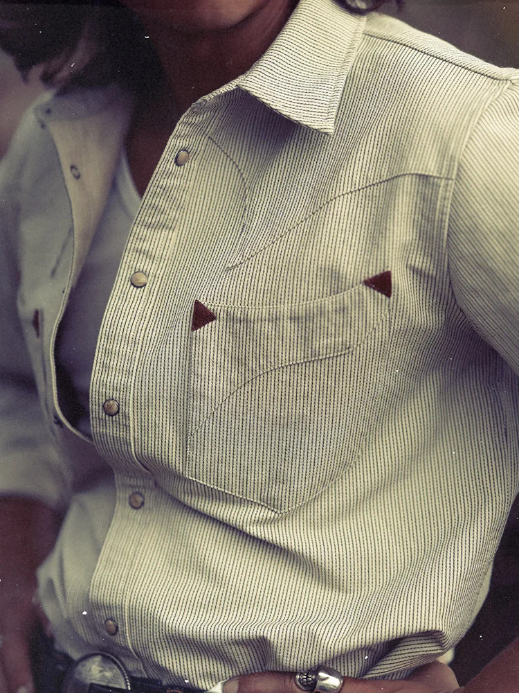 

Western Series Narrow Width Long Sve irt in Beige Striped Cotton Polyester Blend Resistant to Wear for Young Men