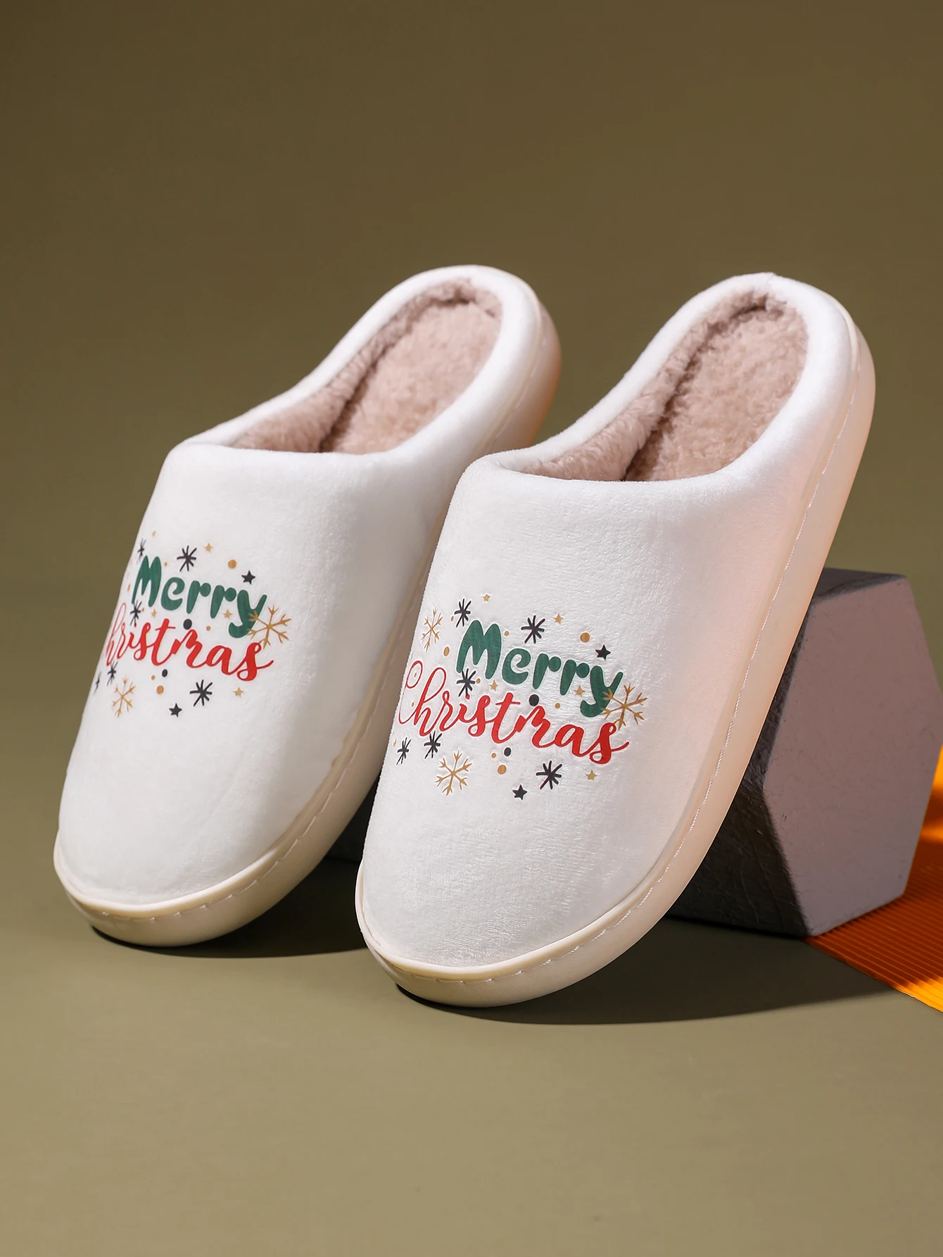 

Мужские домашние тапочки, новые рождественские теплые зимние хлопковые тапочки с героями мультфильмов, мужские и женские домашние хлопковые тапочки для пар, Com