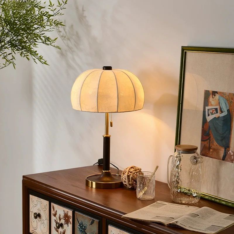 

Настольная лампа в скандинавском стиле ретро с LED-подсветкой, в форме короны, для спальни, кабинета, прикроватная лампа для главной спальни