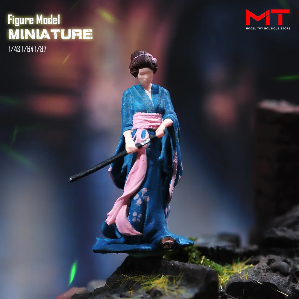 Miniatures Figurine 1/87 1/64 1/43 1/24 Kimono Beauty Hold Sword Dress Female Figures Japanese Dolls Model Creative Scene Props